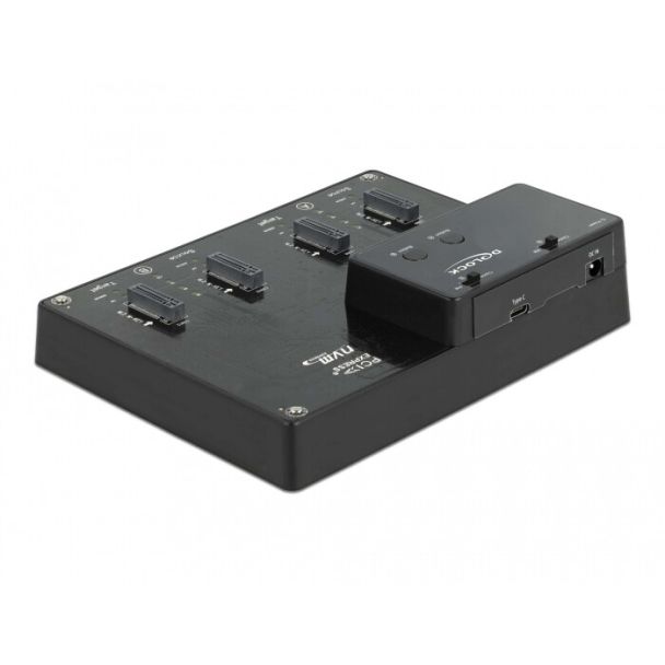 DeLOCK M.2 Docking Station for 4 x M.2 NVMe PCIe SSD with Clone function