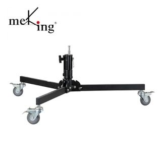 Meking flat base with braked wheels